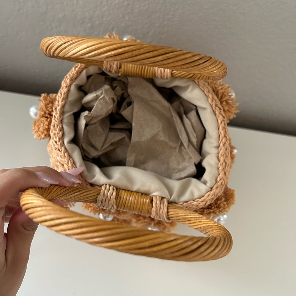 Woven pearl top handle purse - Picture 2 of 2